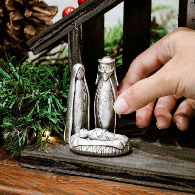 holy family nativity figurine et hand-molded and cast in pewter including Mary and Joseph and baby Jesus in his manger